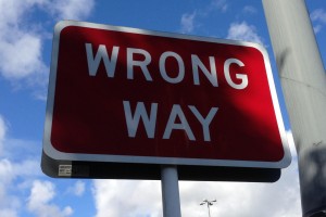 Wrong_way_sign
